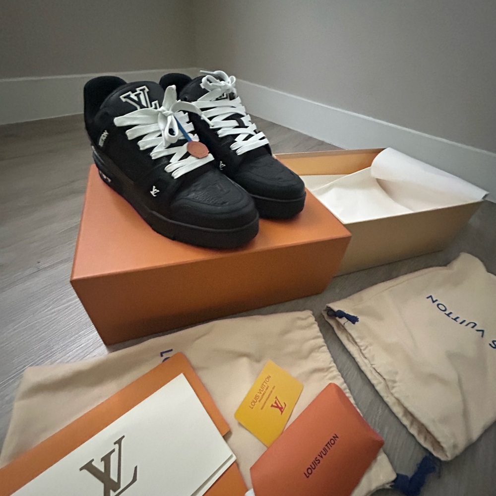 Louis Vuitton Black and White Sneakers - Picture 8 of 8